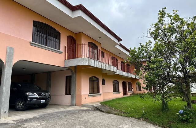 Universidad de Costa Rica UCR - Amplio Apartamento en San Pedro