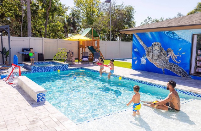 Unwind w/ Pickleball, Hot Tub & More, 9 Min AMI