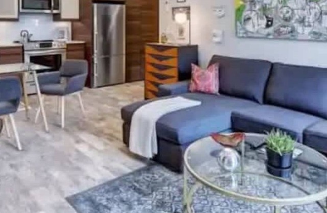 510 Queen 104:Chic 1BR in the Heart of Myers Park!