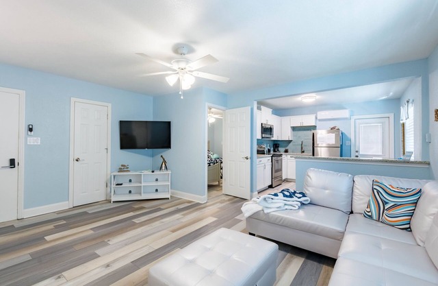 Upham Beach Inn