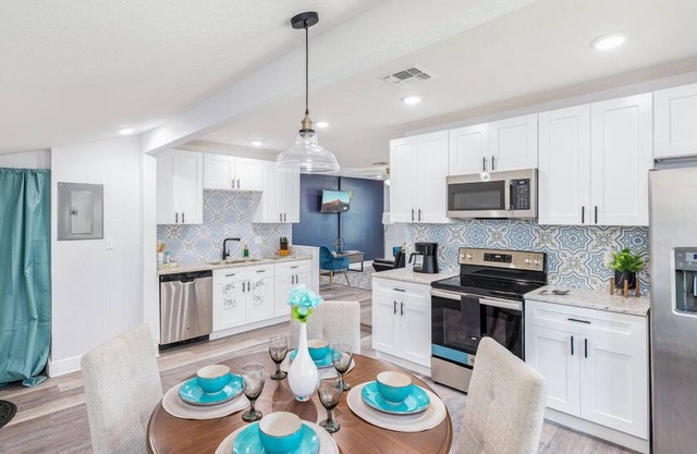 Pet-Friendly 3BR Cozy & Wi-Fi Ready