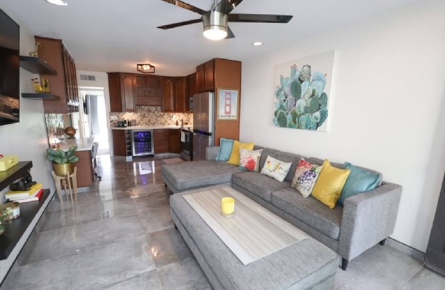 Upscale condo 20 min from Palm Springs