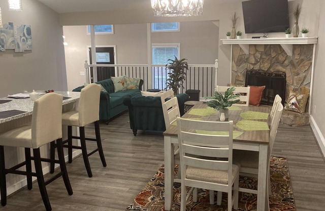 Upscale Home! 4 Min From Lake Allatoona! 18 Min from LakePointe Sports Complex!