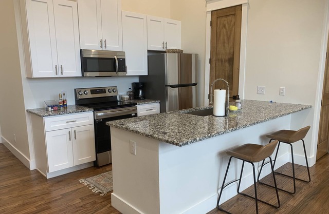 Urban 2 Bedroom Apartment in Fort Worth!