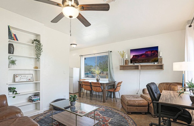 Urban 2BR Apt, Mins to Airport, DT Phoenix + Wifi