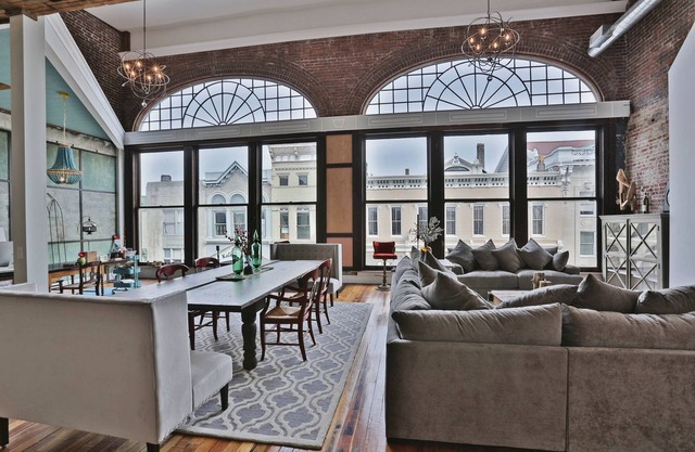 Urban Loft Downtown Shelbyville - * 5,000 Pies Cuadrados, Capacidad 17