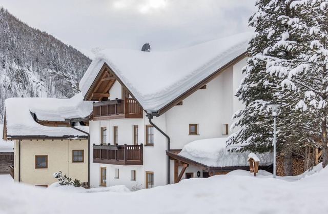 Comfortable Vacation Apartment "Ichatme Klima Apartment 1" with Mountain View, Wi-Fi & Balcony; Parking Available