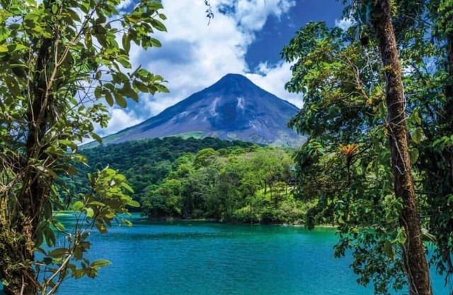 Mogati vacacional, cerca del Volcán Arenal en la Fortuna de San Carlos