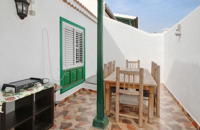 Casa vacacional Chalet Duplex Independiente Abades con vistas al mar, terraza y Wi-Fi