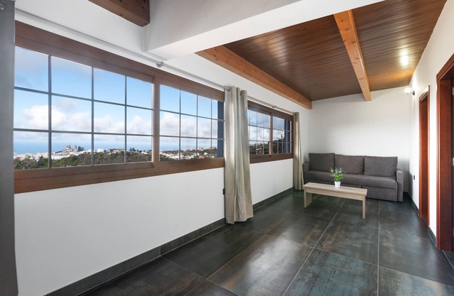 Casa de vacaciones 'El Mirador 2' con vistas al mar, Wi-Fi y aire acondicionado
