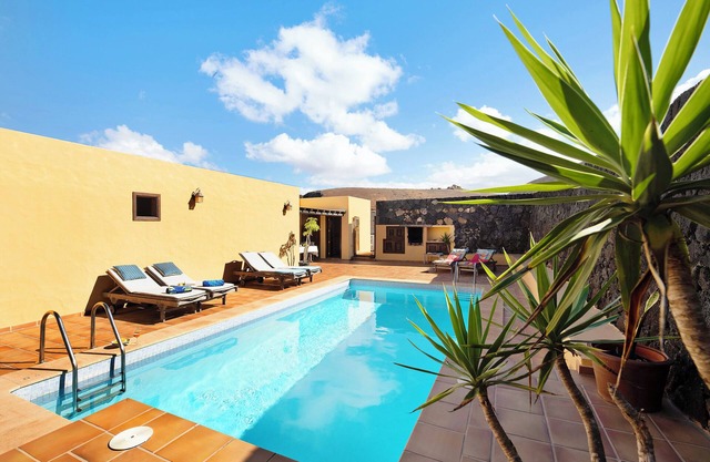 Casa de campo "Finca Acequia" con vistas al mar, piscina privada y Wi-Fi