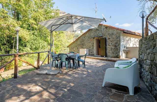 Casa de vacaciones "Il Colletto Romantic Stonehouse" con vistas a la montaña, jardín y terraza