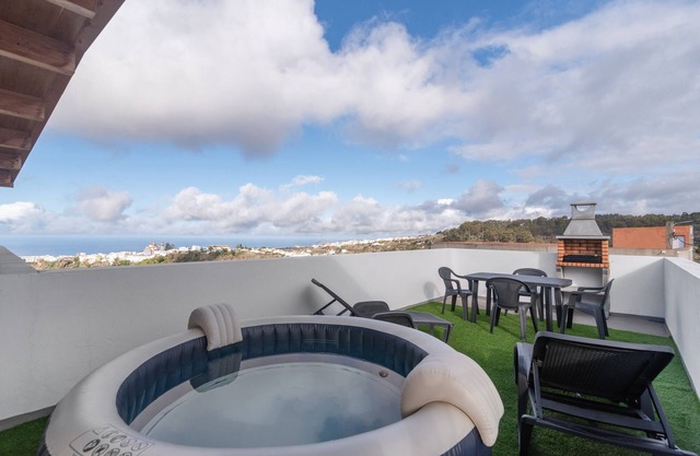 Casa de vacaciones 'Vv El Mirador' con vistas al mar, Wi-Fi y aire acondicionado