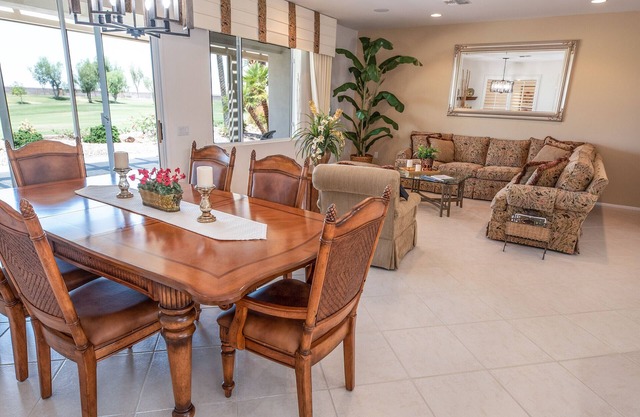 VACATION IN SUN CITY WITH GOLF VIEWS ! IN PALM DESERT CA Golf, Pool, Gym