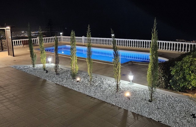 Villa de vacaciones 'Cool 4-bedroom with Sea Views' con vistas al mar, Wi-Fi y aire acondicionado