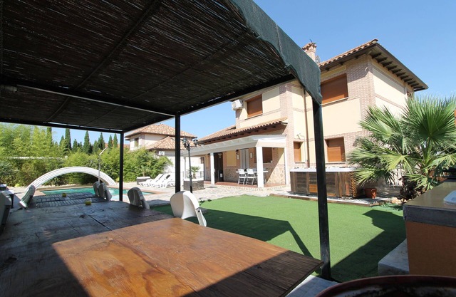 Casa Jardín del Valle