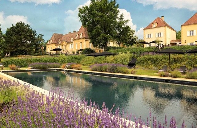 Muy bonita villa con piscina en el campo de golf Château les Merles, cerca de Bergerac