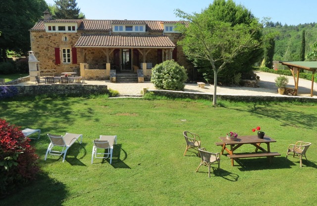 Casa de campo muy lujosa con piscina climatizada, sauna, cancha de tenis privada
