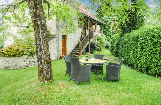 Casa de campo muy privada con piscina exclusiva y cancha de tenis cerca de Catus
