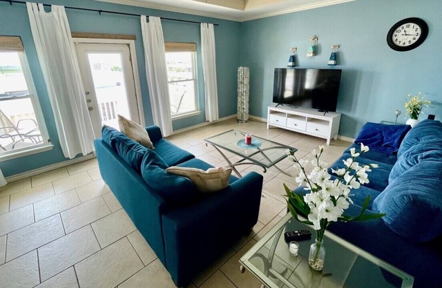 Very Spacious and Close to Beach. Fenced Patio and 2 Balconies with Great Views!