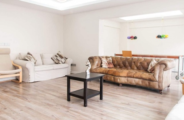 Central and Vibrant Flat with Balcony in Besiktas