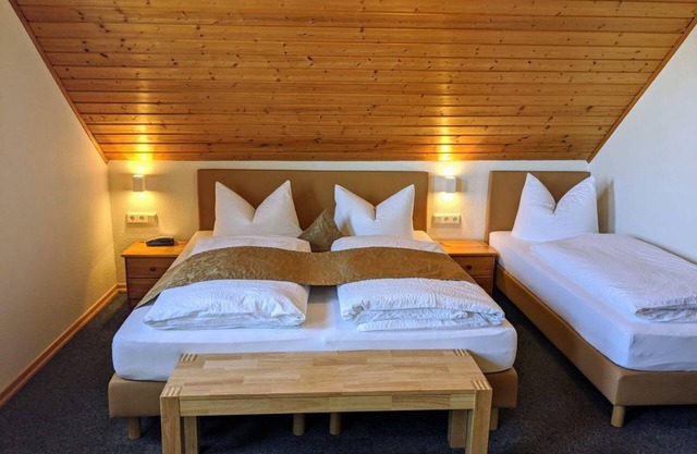 Vierbettzimmer, Dusche, WC, Standard - Landgasthof Zur Post