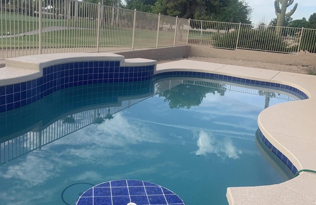 Vista, golf y piscina en West Brook Village