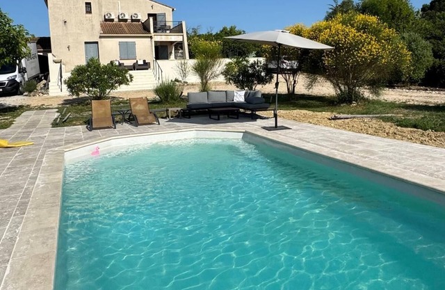 Villa met Droomzicht,zwembad,rustig Gelegen,winkels Directe Buurt,uzès-gard