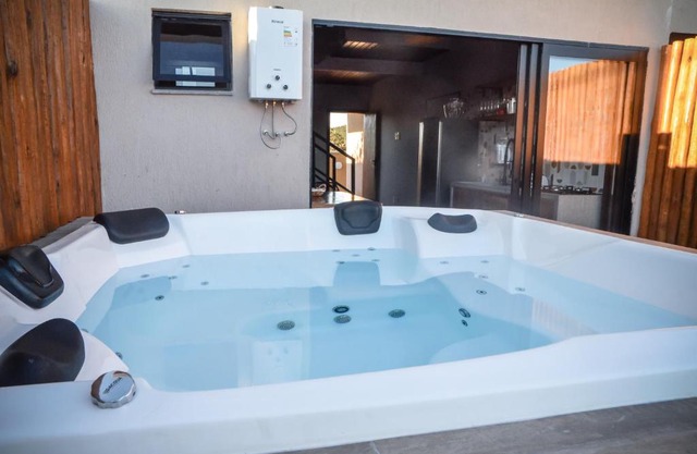Vila Astra - jacuzzi privativa, natureza e conforto
