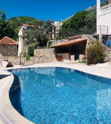 Vila Oaza Markovici