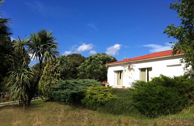 VILLA 100 m2 en pueblo típico corso.