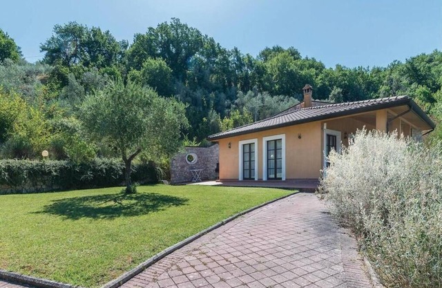 Villa Anna en Bettona, Perugia, con piscina y cancha de tenis