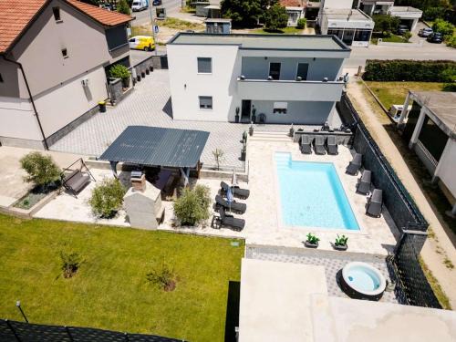 Villa Aurora