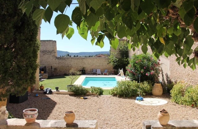 Villa Avec Piscine Dans Domaine Viticole - Narbonne / Béziers / Saint-chinian