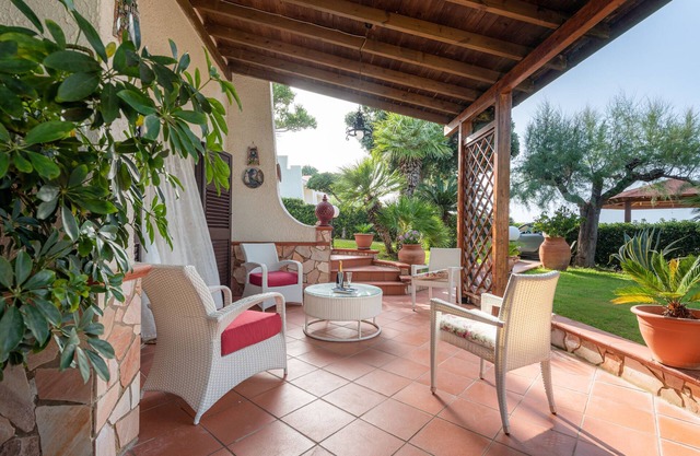 Villa "Azzurra" con vistas al mar, terraza privada y aire acondicionado