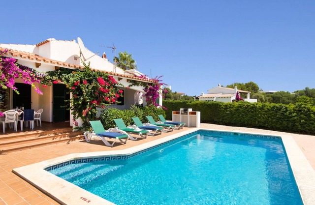 Bini Delfi · Villa Bini Delfi, piscina privada, A/C, BBQ
