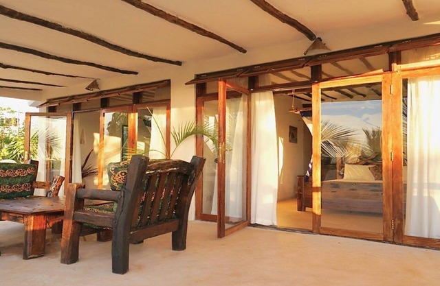 VILLA CHANI - Cuatro Habitaciones Villa, Capacidad 12