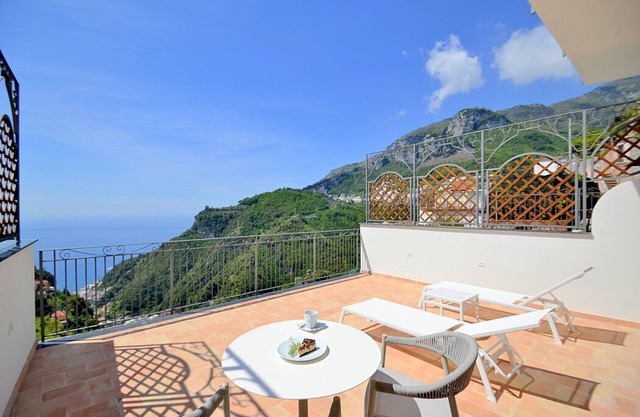 Villa Clarice G: Un estudio luminoso y soleado en una zona tranquila.