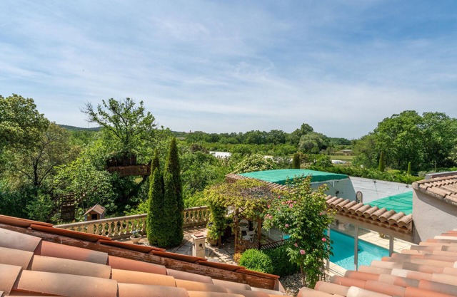 Villa "Clos Des Fontaines" con vistas a la montaña, piscina compartida y Wi-Fi
