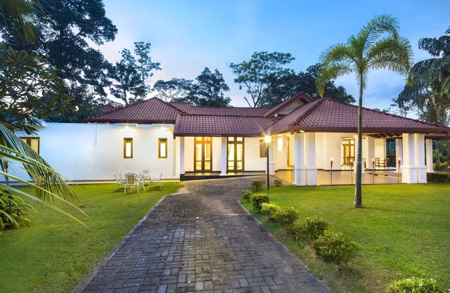 Villa Crystals - Villa privada de lujo con piscina cerca de la ciudad de Colombo