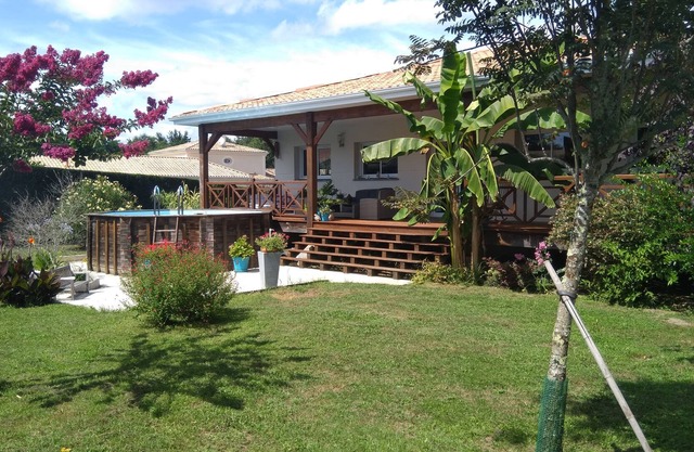Villa du Bananier Bordelais cerca de Burdeos, playas oceánicas, a las puertas del Médoc