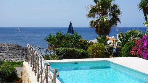 Villa en primera linea de mar cerca de Binibeca