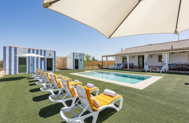 Villa en el centro de Andalucía con amplios exteriores y preciosos atardeceres