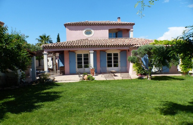 Villa en Provenza en la encrucijada de todas las ciudades importantes