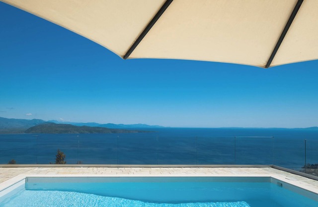 Villa Genna ✿ Vistas espectaculares Pool Piscina climatizada ✿ en lo alto de Durrells Kalami