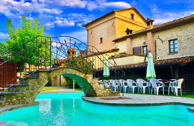 Villa en Città Di Castello con 10 habitaciones, capacidad 27
