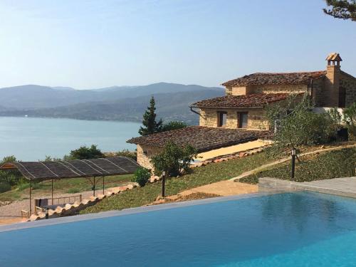 Villa in Cortona with Private Pool