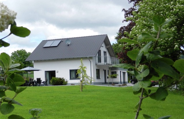 Villa en Küstelberg con jardín