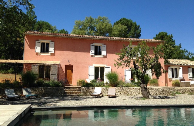 Villa En Rosellón-Gargas. Perfecto para aquellos que buscan descanso y relajación.