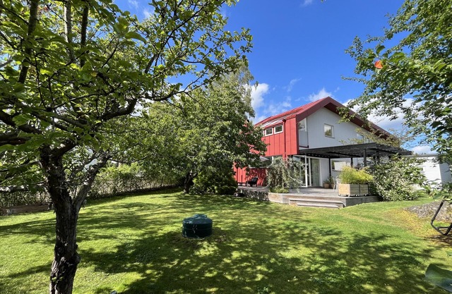 Villa in Stockholm by the sea not far from the archipelago with bathing area
